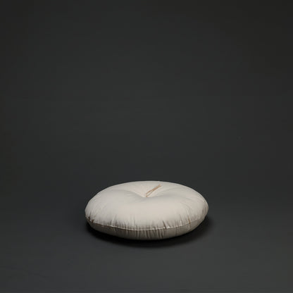 Diameter: 40 cm (15.7 in)