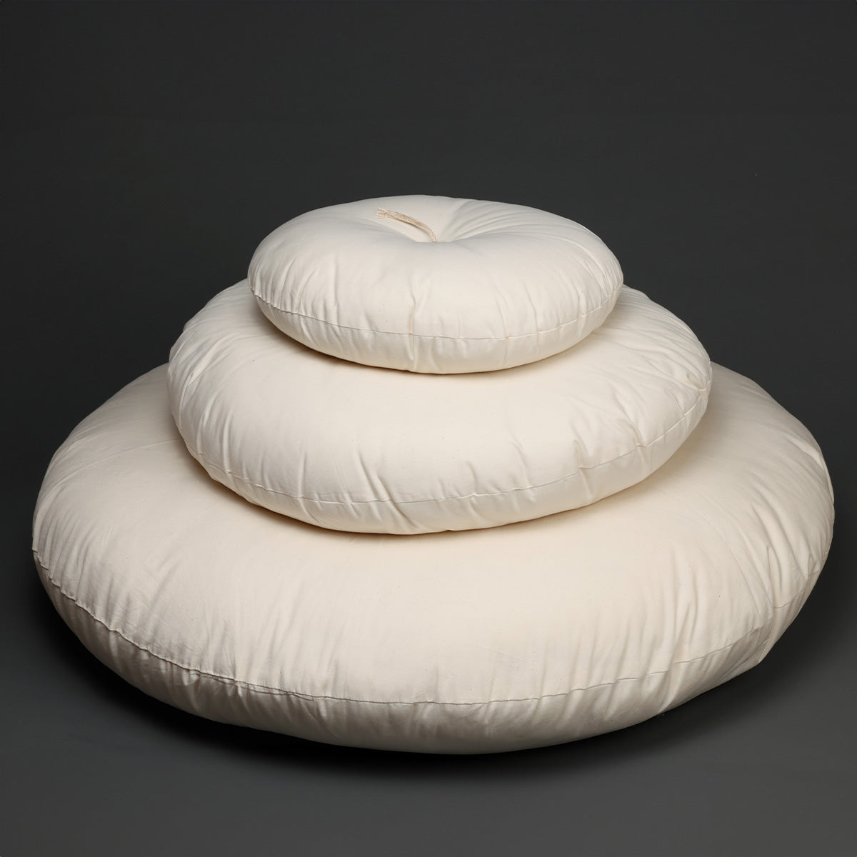 Diameter: 40 cm (15.7 in)