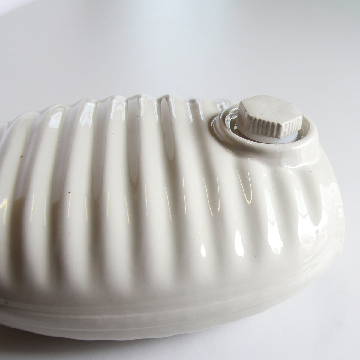 Pottery Hot Water Bottle - White Yutampo