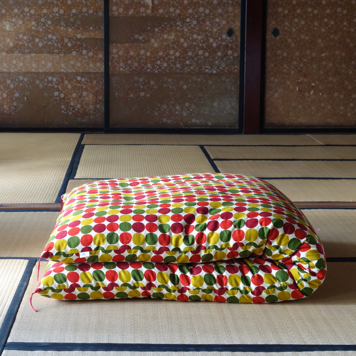 Japanese Futon Mattress, Artisan Handmade (Fabric: Polka Dot Red, Filling: Organic Cotton 100%)